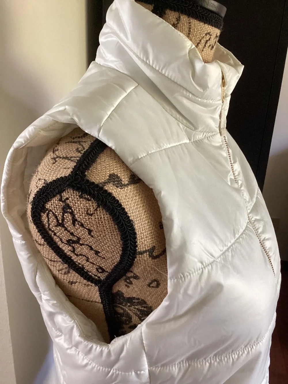 J. CREW Women’s Ivory Puffer Vest Poly-Fill Full Zip with Side Pockets Size XS